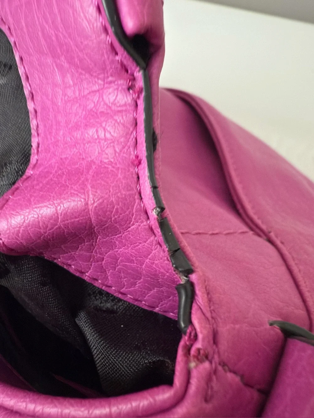 Juicy Couture Greta Flap Crossbody Bag Fuchsia Pink Gold Chain Y2K Hobo Purse
